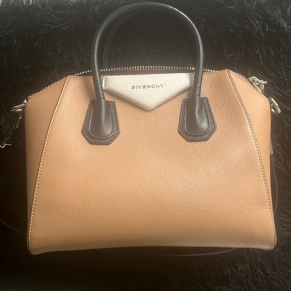 GIVENCHY TRICOLOR ANTIGONA